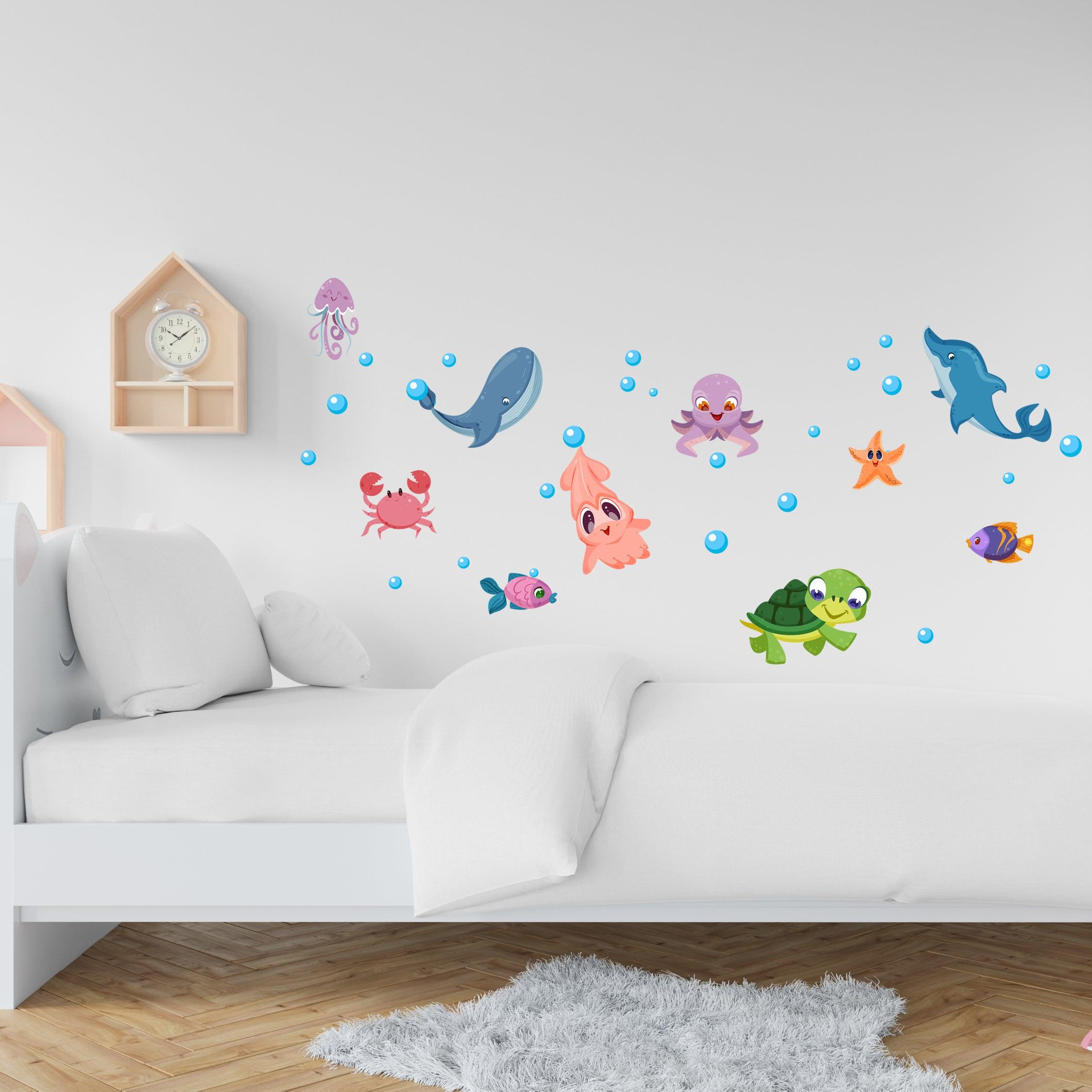 Cute Aquarium Animals Wall Sticker (150 x 60 cm) - Rangoli